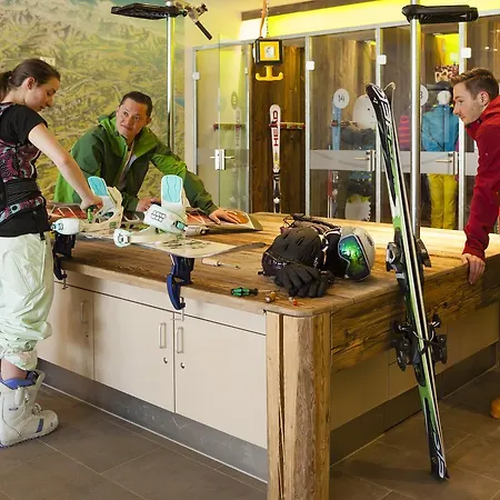 فندق إكسبلورير زيلرتال 3*